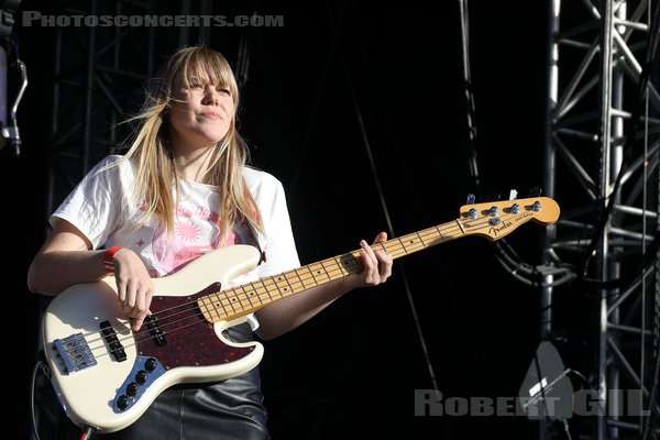 LOS BITCHOS - 2022-08-19 - SAINT MALO - Fort de St Pere - Josefine Jonsson